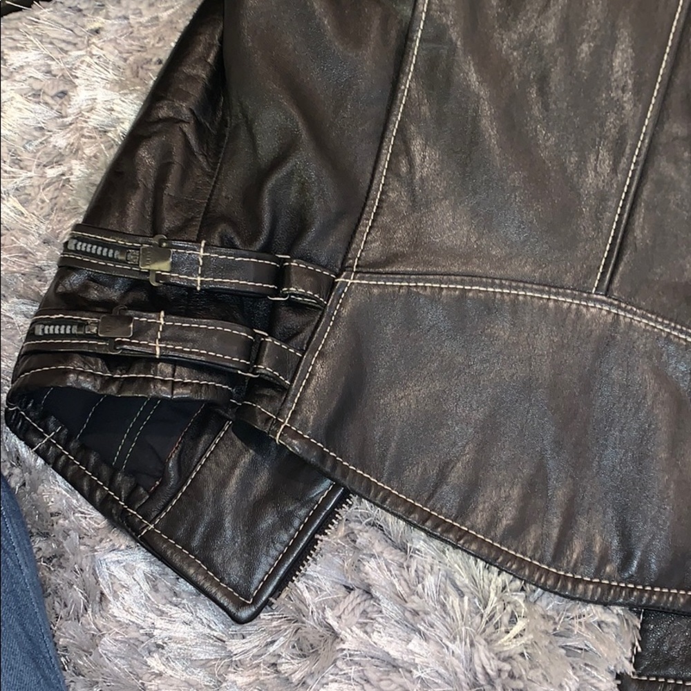 leather jacket - Picture 5 of 7